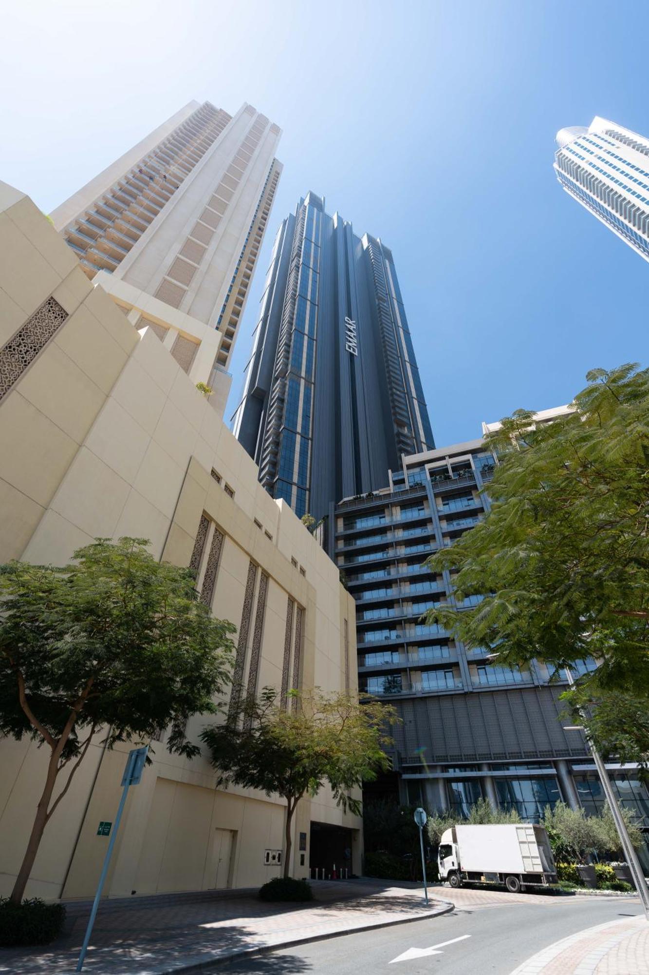 Lux Apt-Burj View Opp. Dxb Mall ドバイ エクステリア 写真
